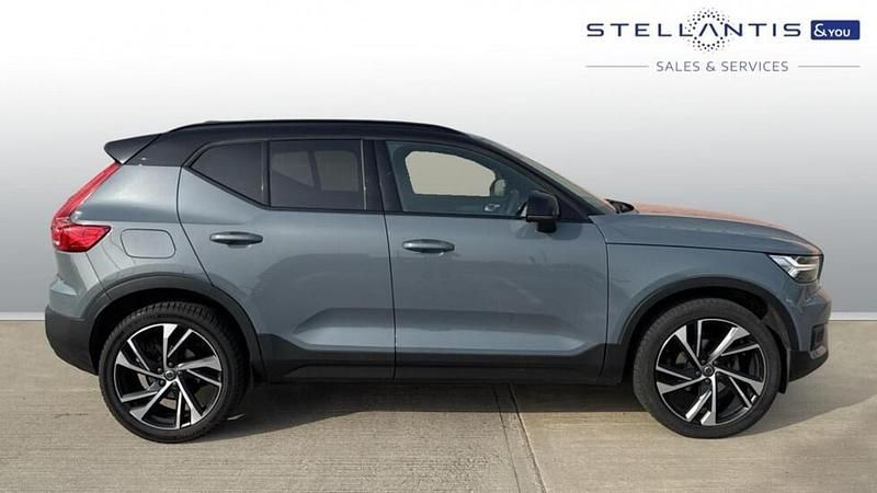 Used Volvo XC40 R-Design Pro 161 HP (118 kW) 2022 Blue SUV