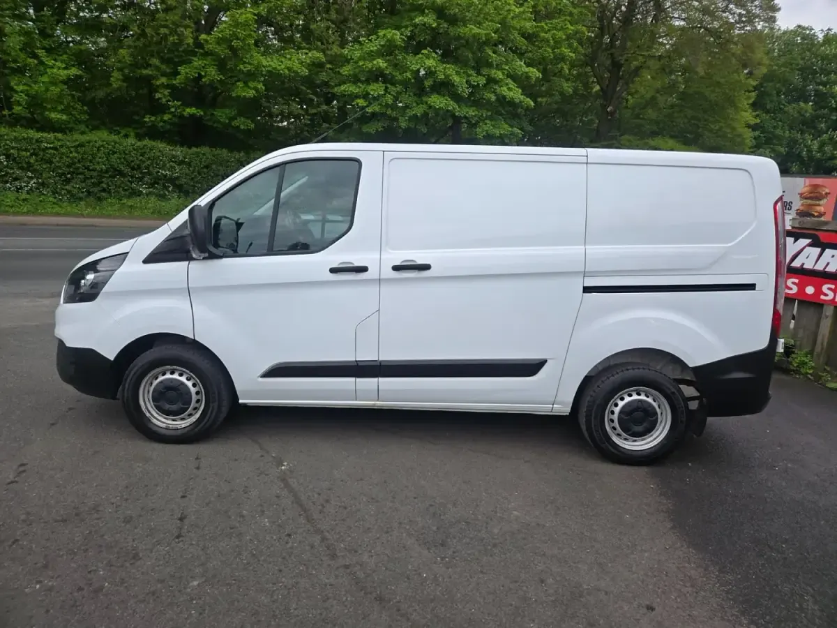 Used Ford Transit Custom 105 HP (77 kW) 2021 White Van