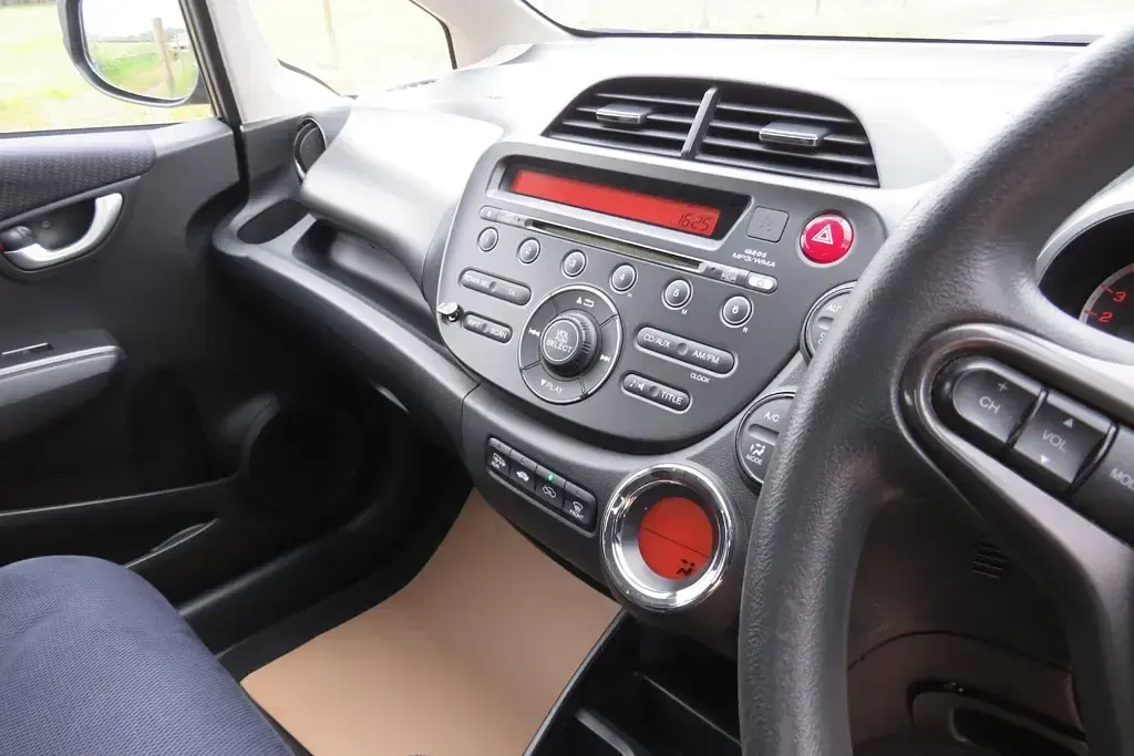 Used Honda Jazz ES 99 HP (72 kW) 2012 Grey Hatchback