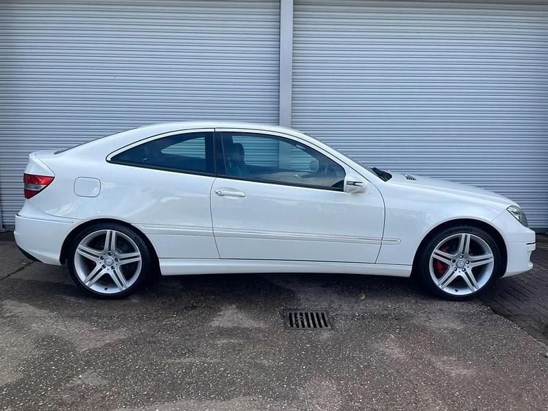 Used Mercedes CLC180 2010 White Hatchback
