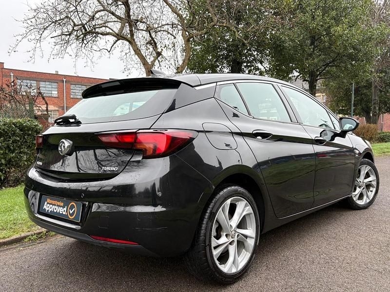 Used Vauxhall Astra SRi 150 HP (110 kW) 2017 Black Hatchback