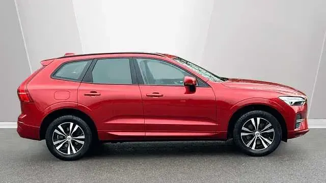 Used Volvo XC60 Core 250 HP (183 kW) 2023 Red SUV