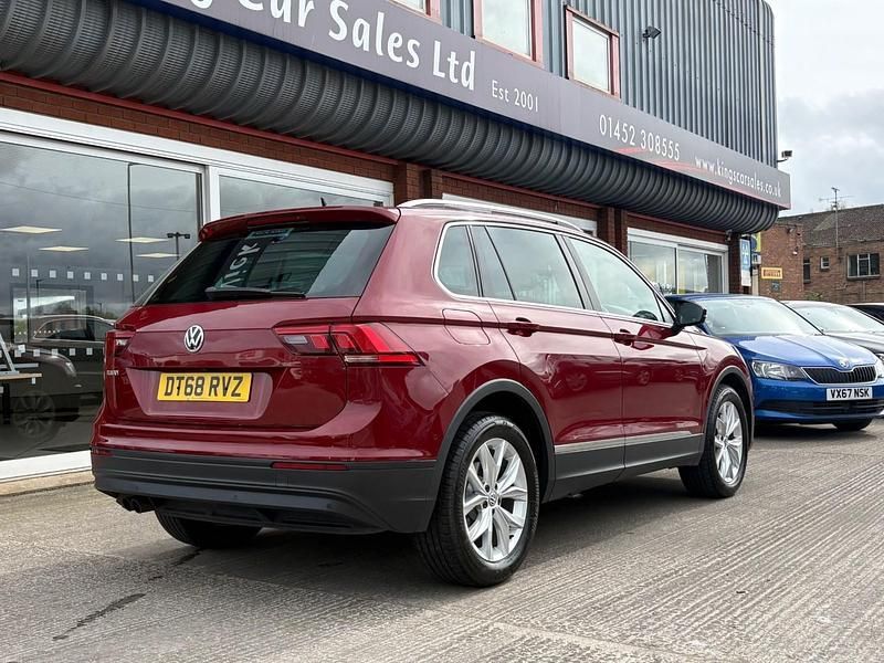Used VW Tiguan Match 130 HP (95 kW) 2019 Ruby red SUV