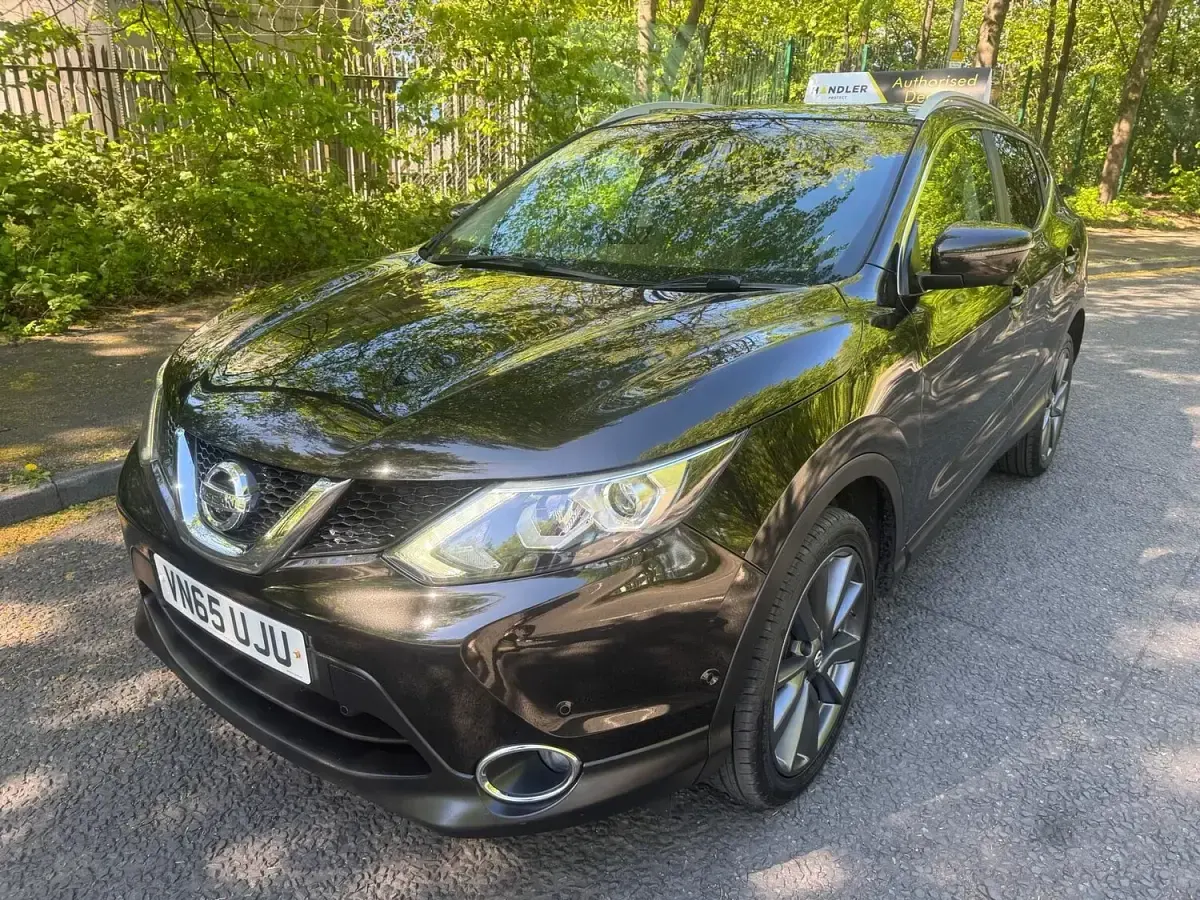 Used Nissan Qashqai Tekna 110 HP (80 kW) 2015 Black SUV
