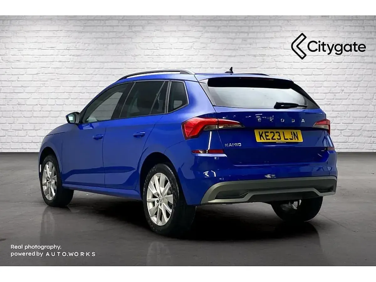 Used Skoda Kamiq SE Drive 81 HP (59 kW) 2023 Energy blue SUV