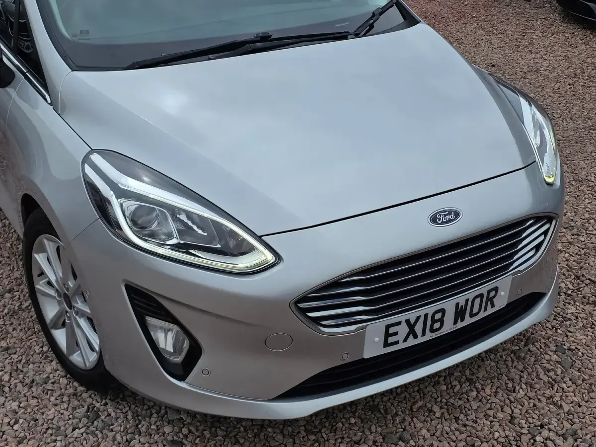 Used Ford Fiesta Titanium 120 HP (88 kW) 2018 Silver Hatchback