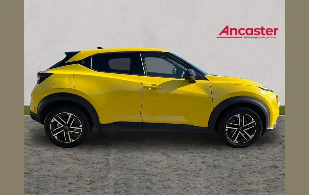 Used Nissan Juke N-Connecta 114 HP (83 kW) 2025 Yellow SUV