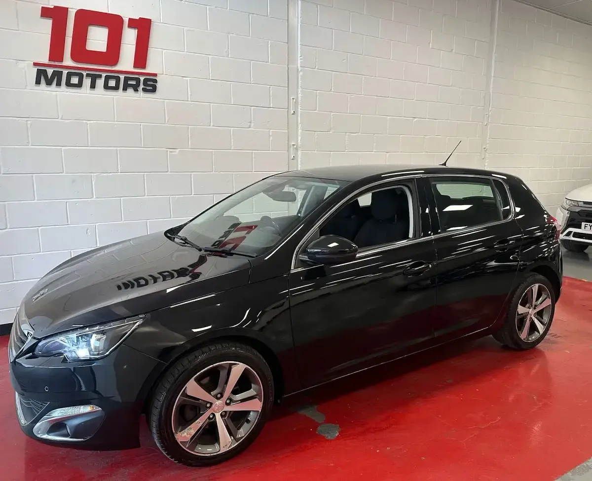 Usado Peugeot 308 Allure 130 CV (95 kW) 2016 Negro Utilitario