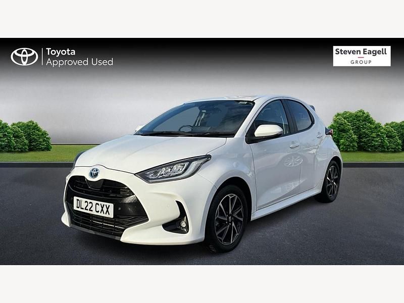 Used Toyota Yaris Hybrid Design 2022 White Hatchback