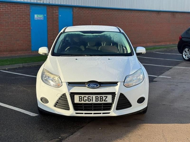White Used 2011 Ford Focus Hatchback | £1,199 - Image 1/4