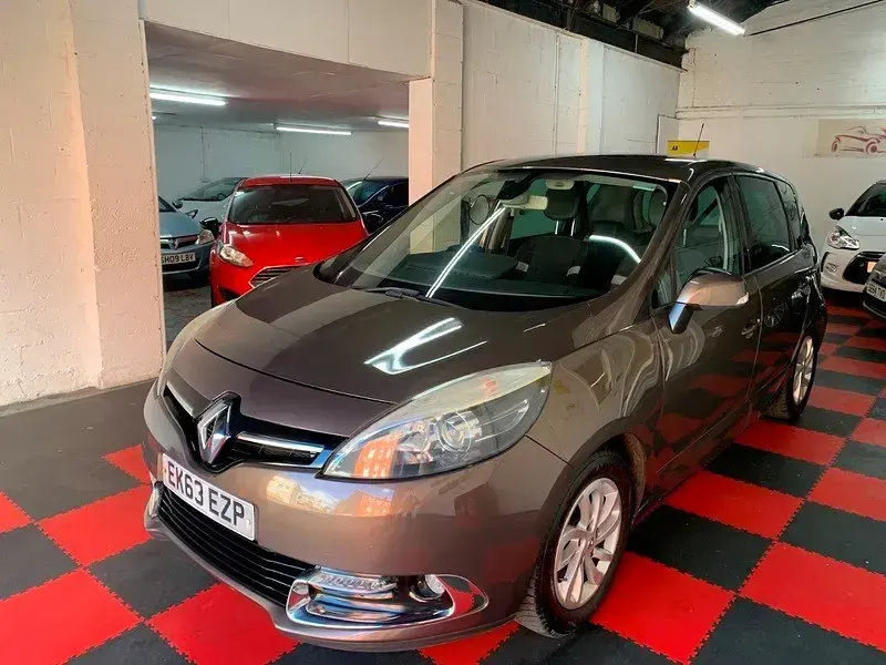 Used Renault Scénic III Dynamique 110 HP (80 kW) 2013 Bronze MPV