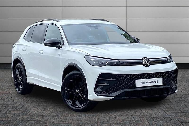 Pure white New 2025 VW Tiguan R-line SUV | £38,995 (Fair price) - Image 1/3