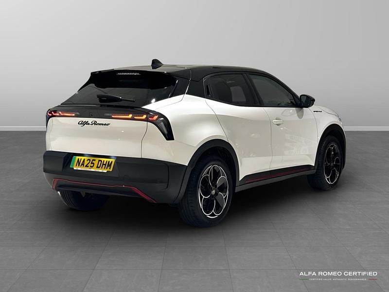 New Alfa Romeo Junior Edizione Speciale 113 kW (154 HP) 2025 White SUV