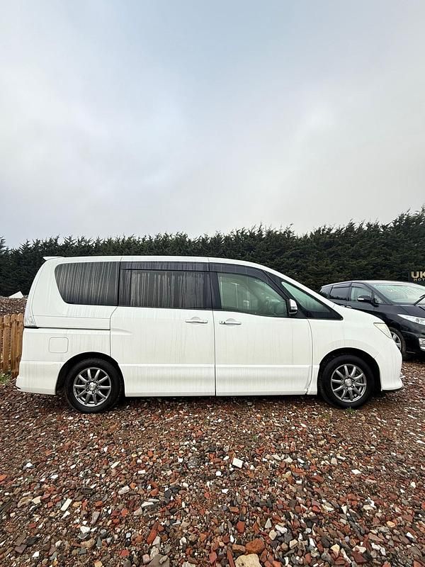 Used Nissan Serena 2013 White MPV