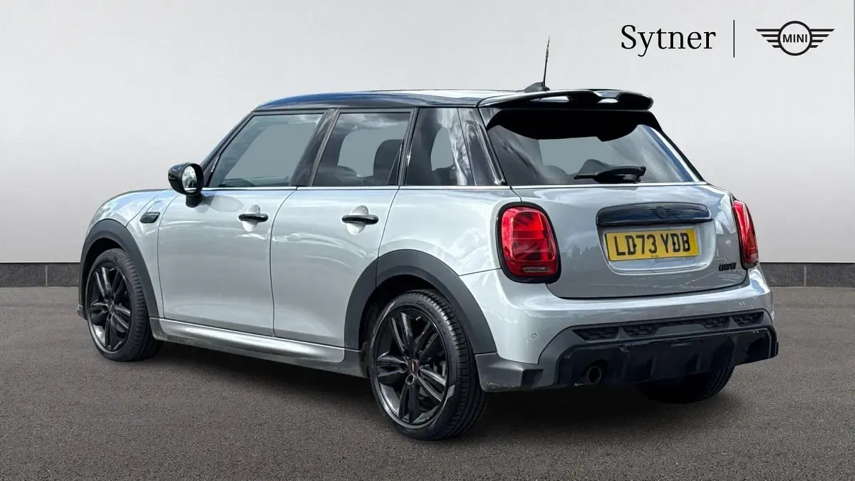 Used Mini Cooper Hatch 134 HP (98 kW) 2023 Silver Hatchback