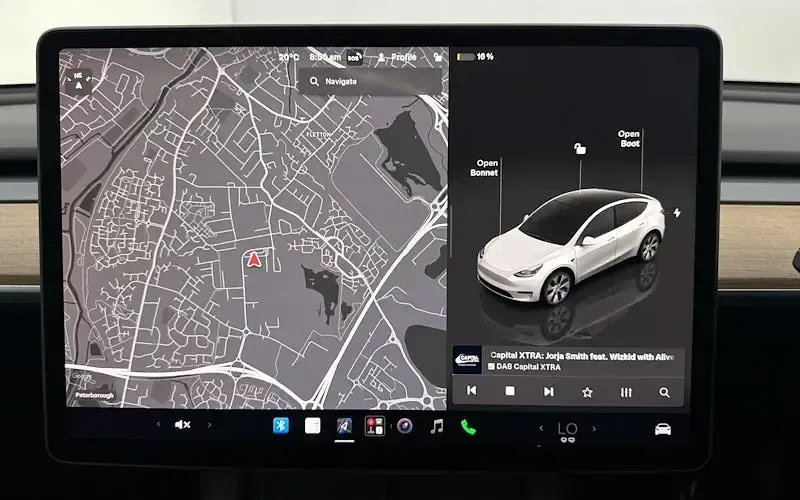 Used Tesla Model Y Long Range AWD 378 kW (514 HP) 2022 White SUV