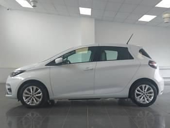 Used Renault Zoe SE 80 kW (110 HP) 2022 White Hatchback