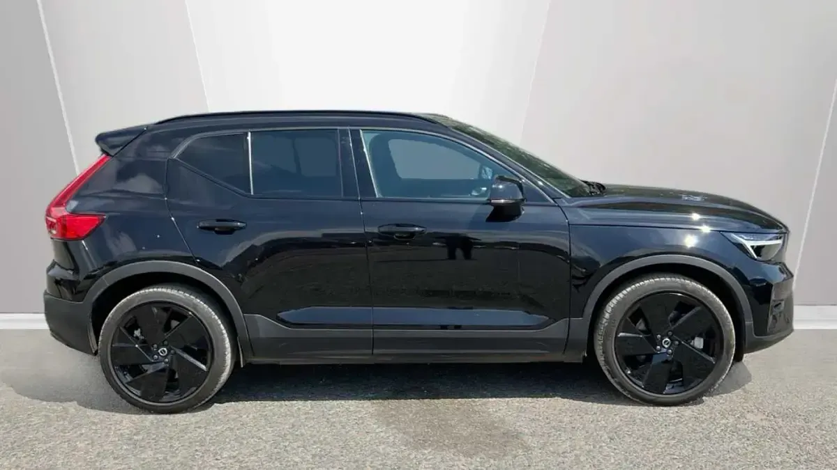 Used Volvo EX40 Plus 325 kW (442 HP) 2025 Black SUV