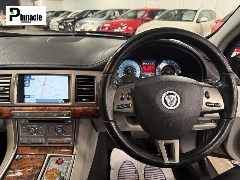 Used Jaguar XF Luxury 240 HP (176 kW) 2010 Grey Sedan