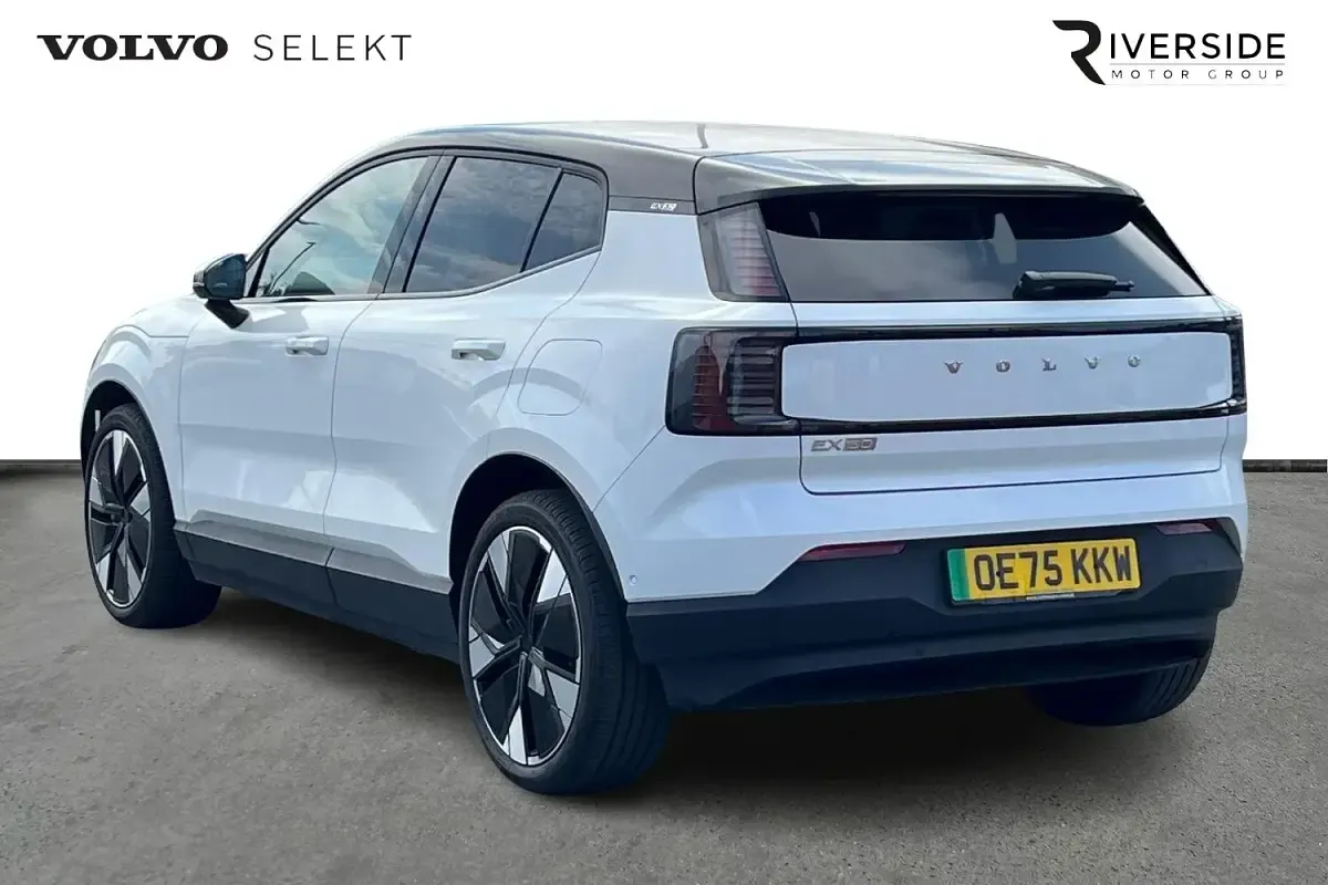 Used Volvo EX30 Performance 314 kW (428 HP) 2025 Crystal white SUV