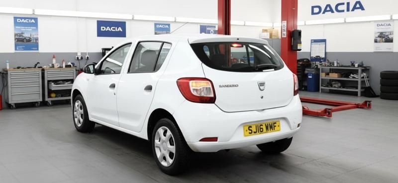Begagnad Dacia Sandero Ambiance 2016 Vit Halvkombi