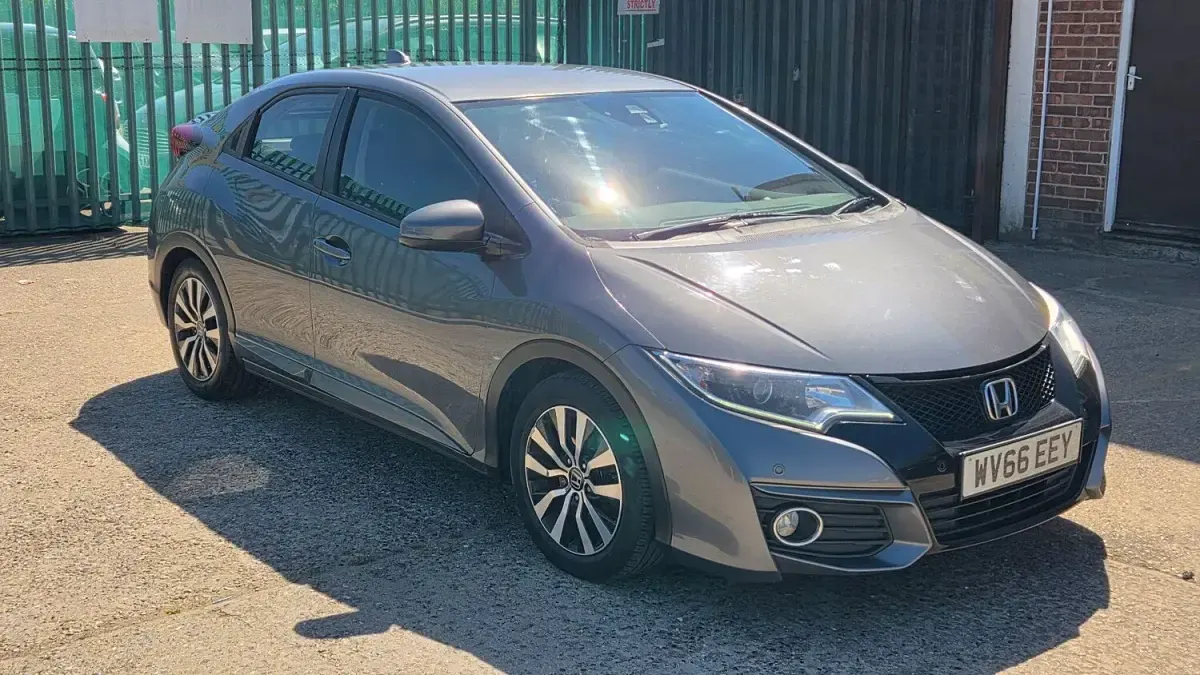 Used Honda Civic SE Plus 120 HP (88 kW) 2016 Grey Hatchback