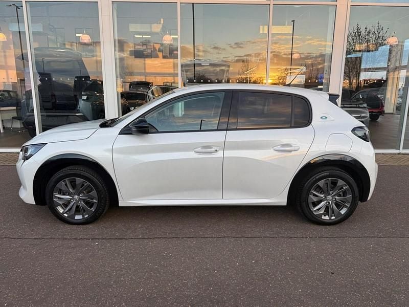 Used Peugeot e-208 Allure Premium 100 kW (136 HP) 2022 White Hatchback