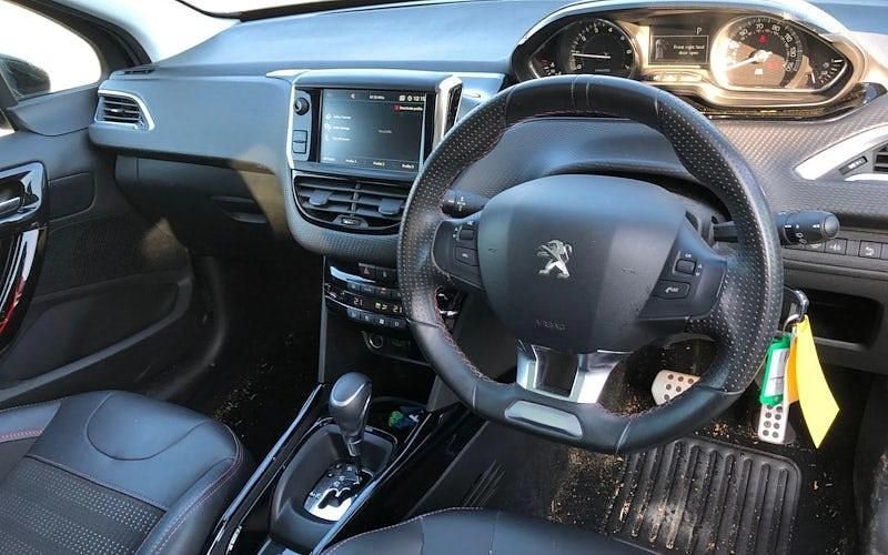 Second-hand Peugeot 2008 GT-line 110 CP (80 kW) 2019 Negru SUV