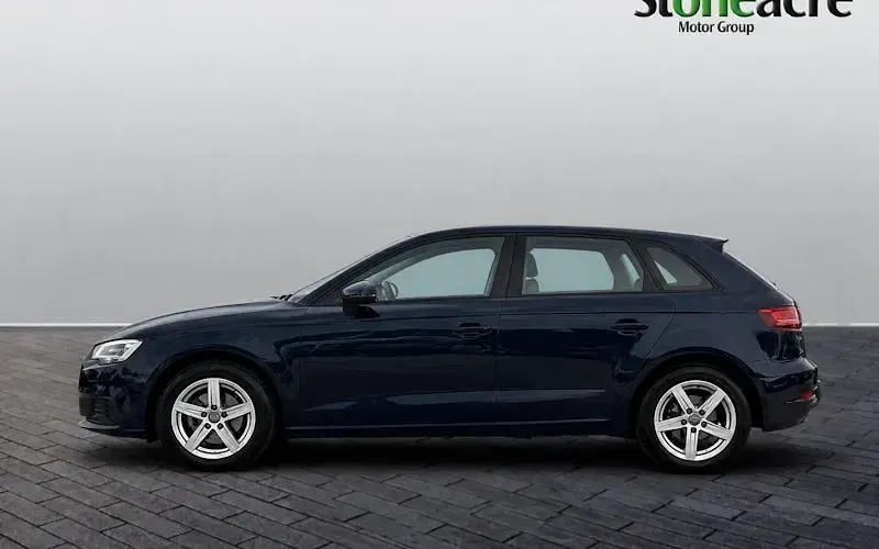 Used Audi A3 Sportback 150 HP (110 kW) 2019 Blue Hatchback