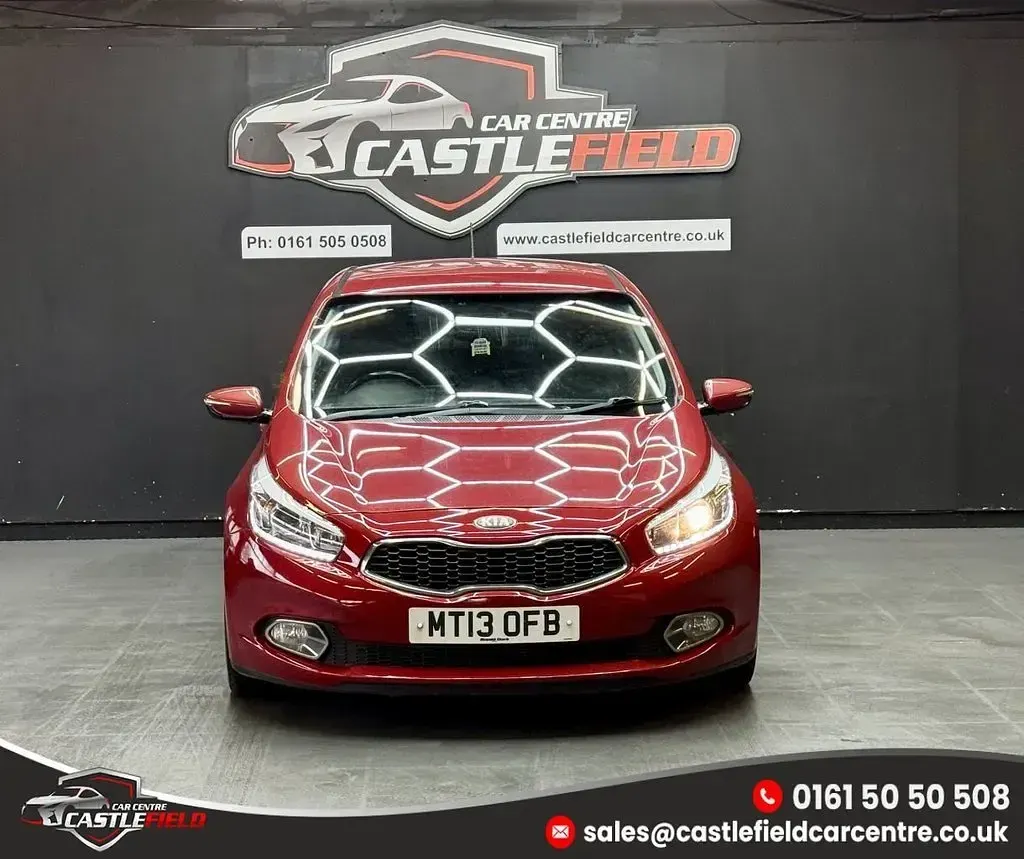 Used Kia Ceed 126 HP (92 kW) 2013 Red Hatchback