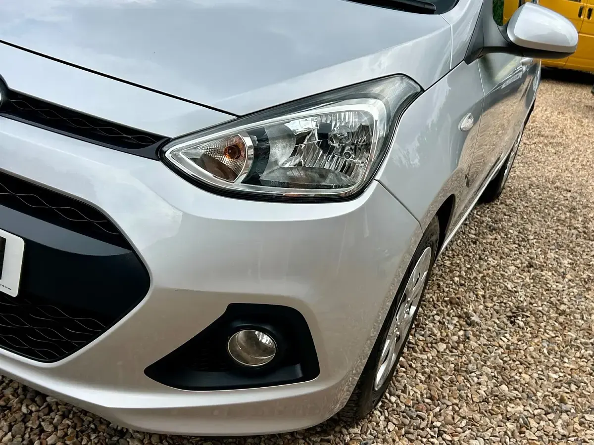 Used Hyundai i10 SE 87 HP (63 kW) 2014 Silver Hatchback