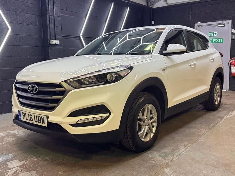 Used Hyundai Tucson 116 HP (85 kW) 2016 White SUV