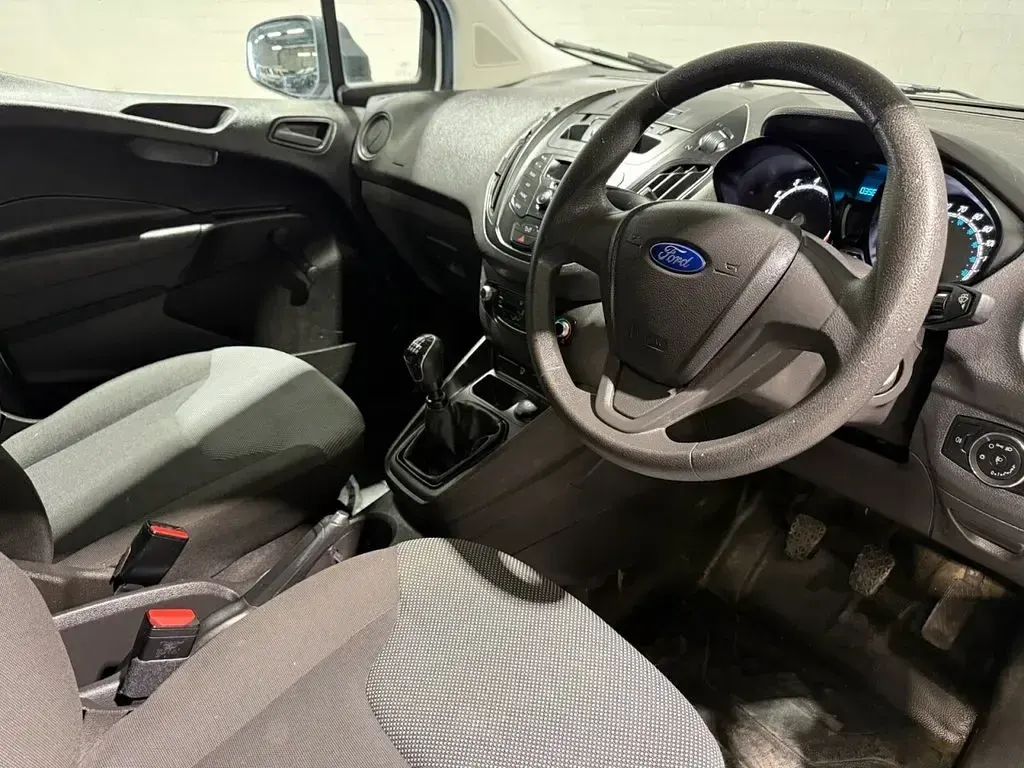 Used Ford Transit Courier S 100 HP (73 kW) 2021 White Van