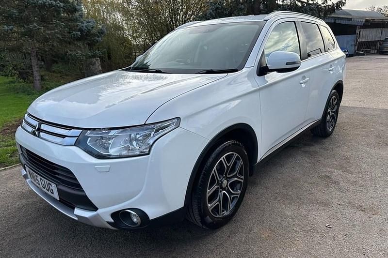 White Used 2015 Mitsubishi Outlander SUV | £7,500 (Fair price) - Image 1/1