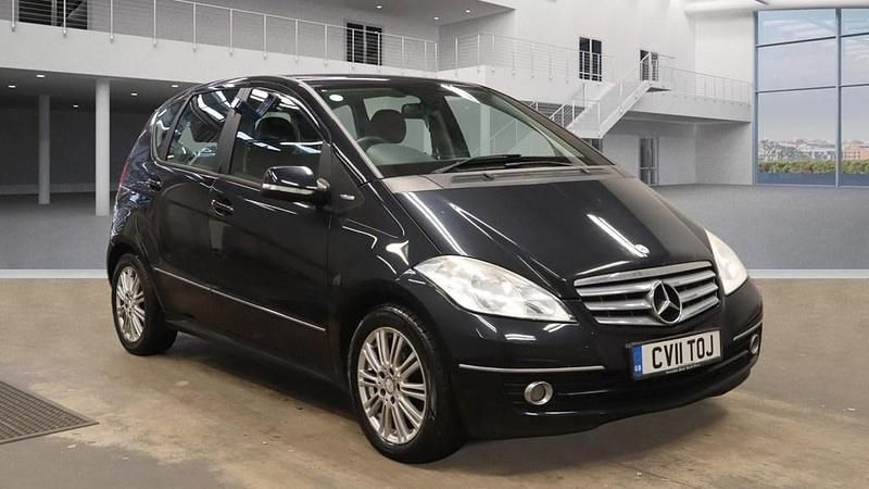 Used Mercedes A160 Elegance 82 HP (60 kW) 2011 Black Hatchback