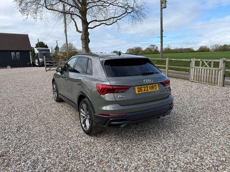 Używany Audi Q3 Black Edition 150 KM (110 kW) 2022 Szary SUV