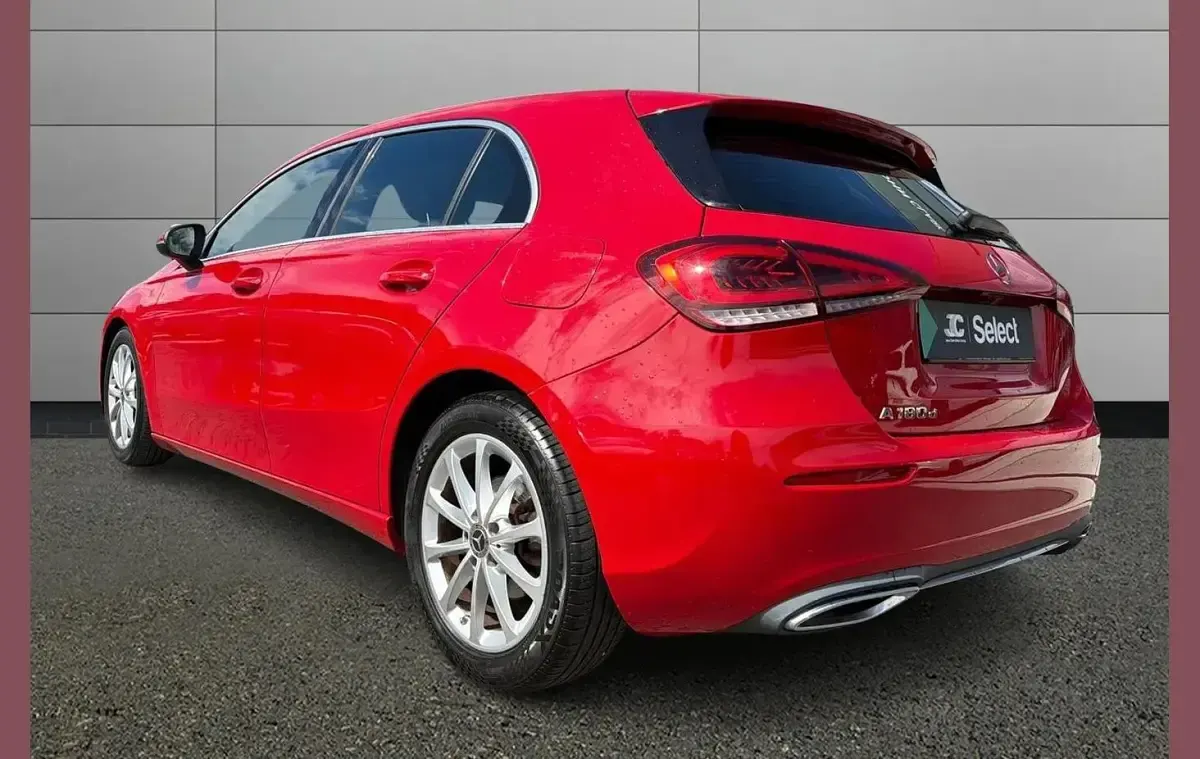 Used Mercedes A180 113 HP (83 kW) 2019 Red Hatchback