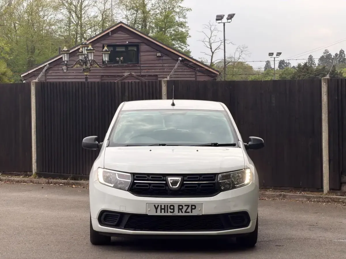 Begagnad Dacia Sandero Essentiel 2019 Vit Halvkombi
