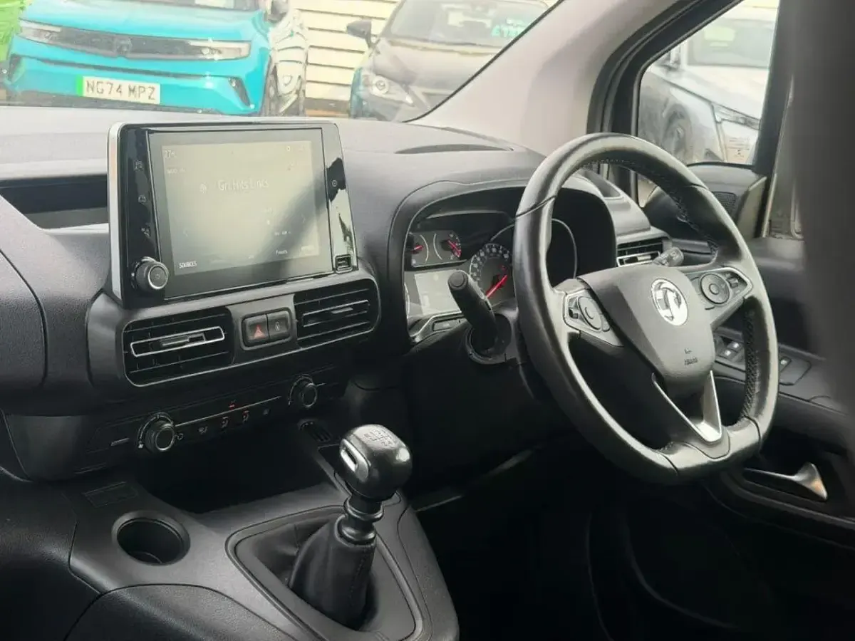 Used Vauxhall Combo S 99 HP (72 kW) 2022 Grey MPV