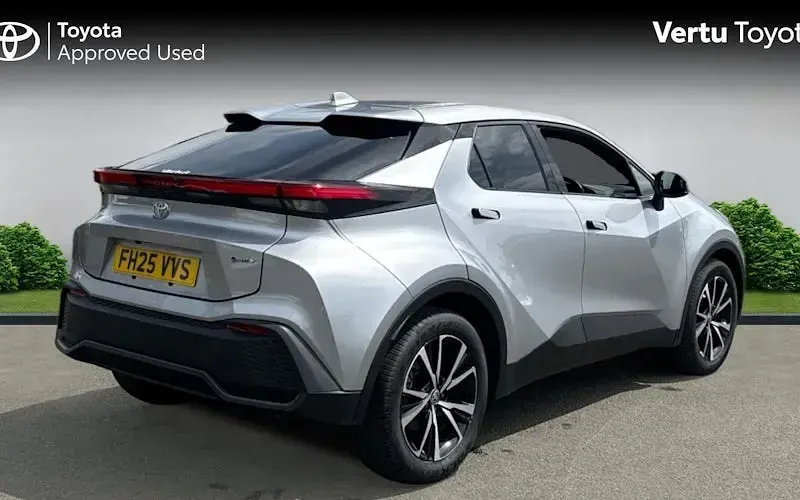 Used Toyota C-HR Design 140 HP (102 kW) 2026 SUV