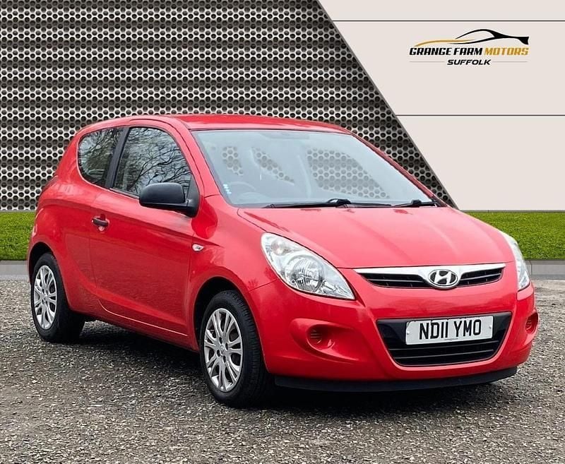 Red Used 2011 Hyundai i20 Classic Hatchback | £2,995 (Fair price) - Image 1/4