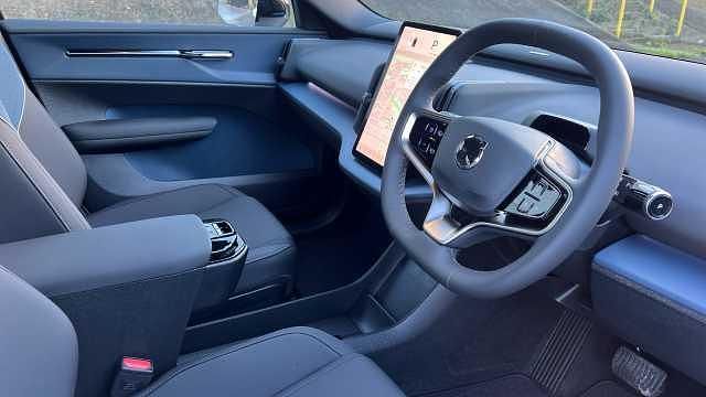 New Volvo EX30 Performance 314 kW (428 HP) 2025 White SUV