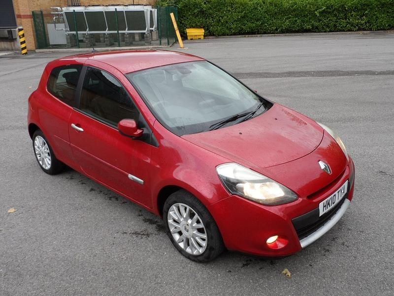 Used 2010 Renault Clio II Dynamique Hatchback | £2,350 (Expensive) - Image 1/4