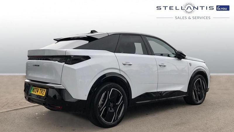 Used Peugeot e-3008 GT 152 kW (207 HP) 2024 White SUV