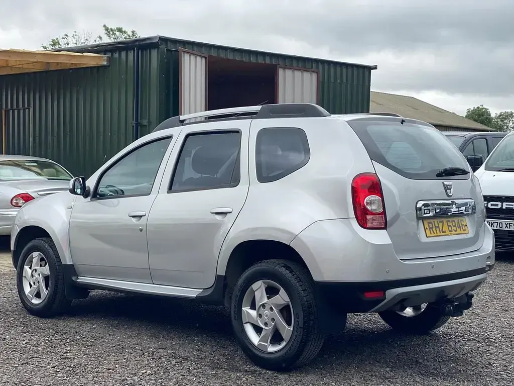 Used Dacia Duster Lauréate 110 HP (80 kW) 2013 Silver SUV