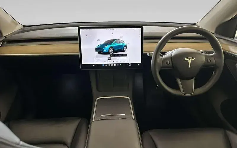 Used Tesla Model Y Long Range AWD 286 kW (389 HP) 2025 SUV