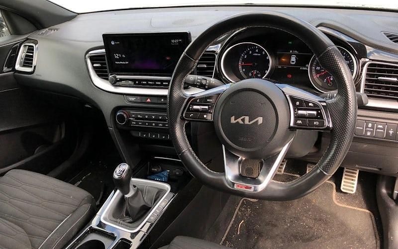Begagnad Kia ProCeed GT-Line 160 HK (117 kW) 2021 Vit Kombi