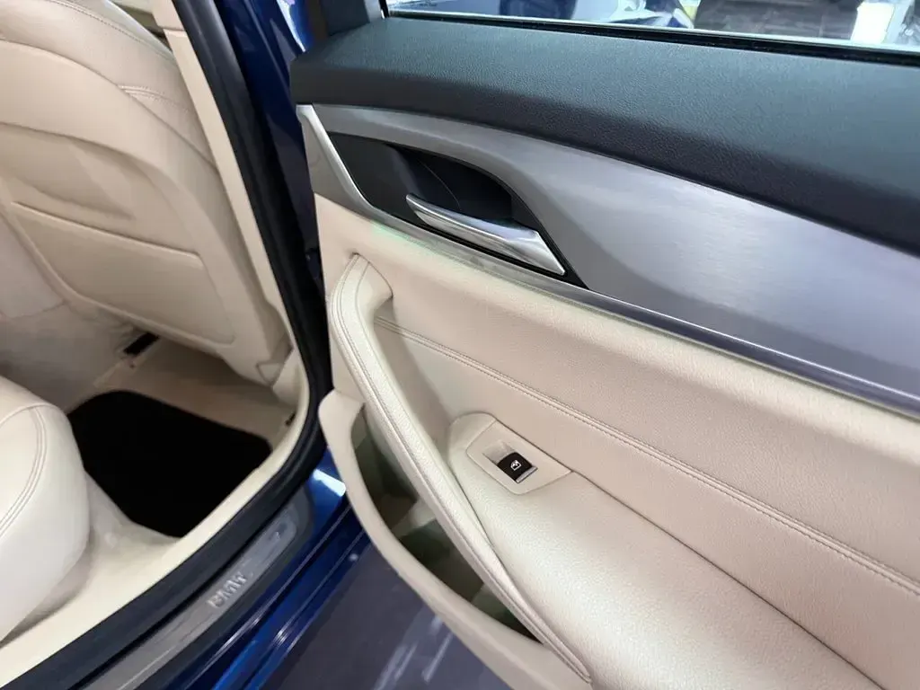 Used BMW 520 Sport Line 190 HP (139 kW) 2017 Blue Sedan