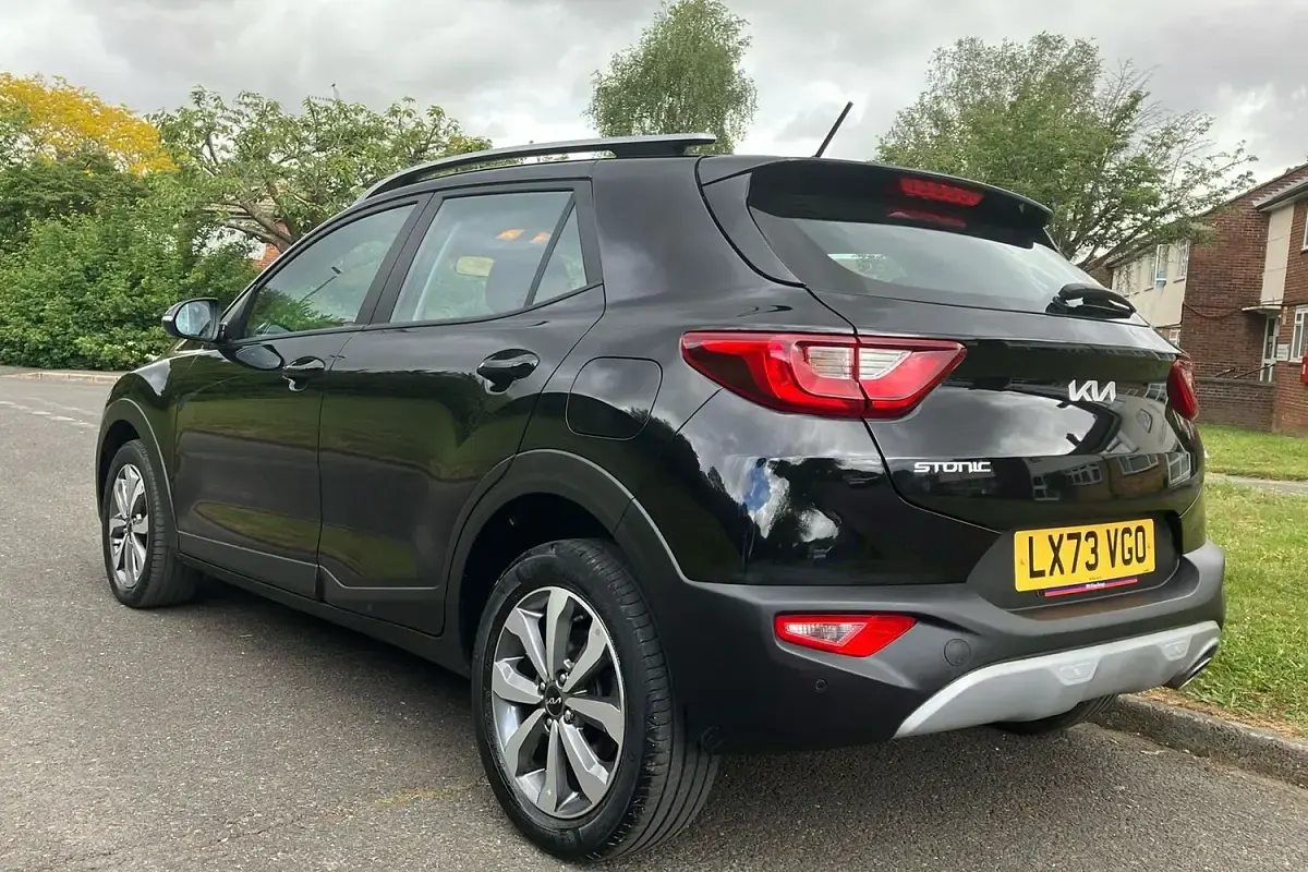 Used Kia Stonic 100 HP (73 kW) 2023 Black SUV