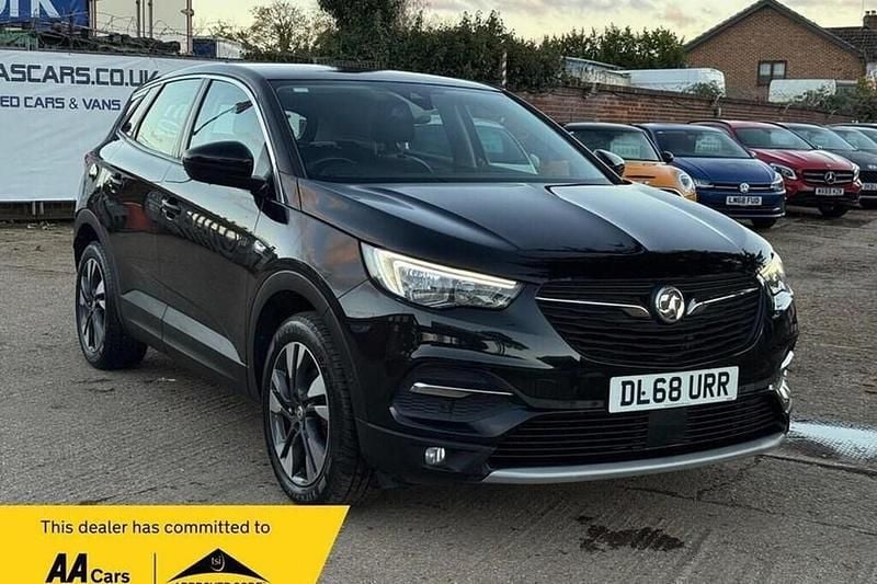 Used Vauxhall Grandland X Sport 130 HP (95 kW) 2018 Black SUV